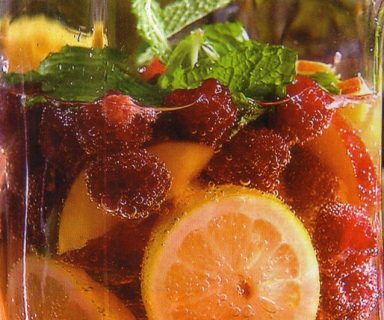 Čaj-i-ljeti-ohlađen-i-adekvatno-pripremljen-pruža-nezamjenjivi-užitak-384x320