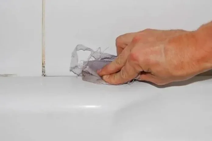 1711806404-silikon-fuge-plocice-little-house-on-the-corner-april2023-690x480-1