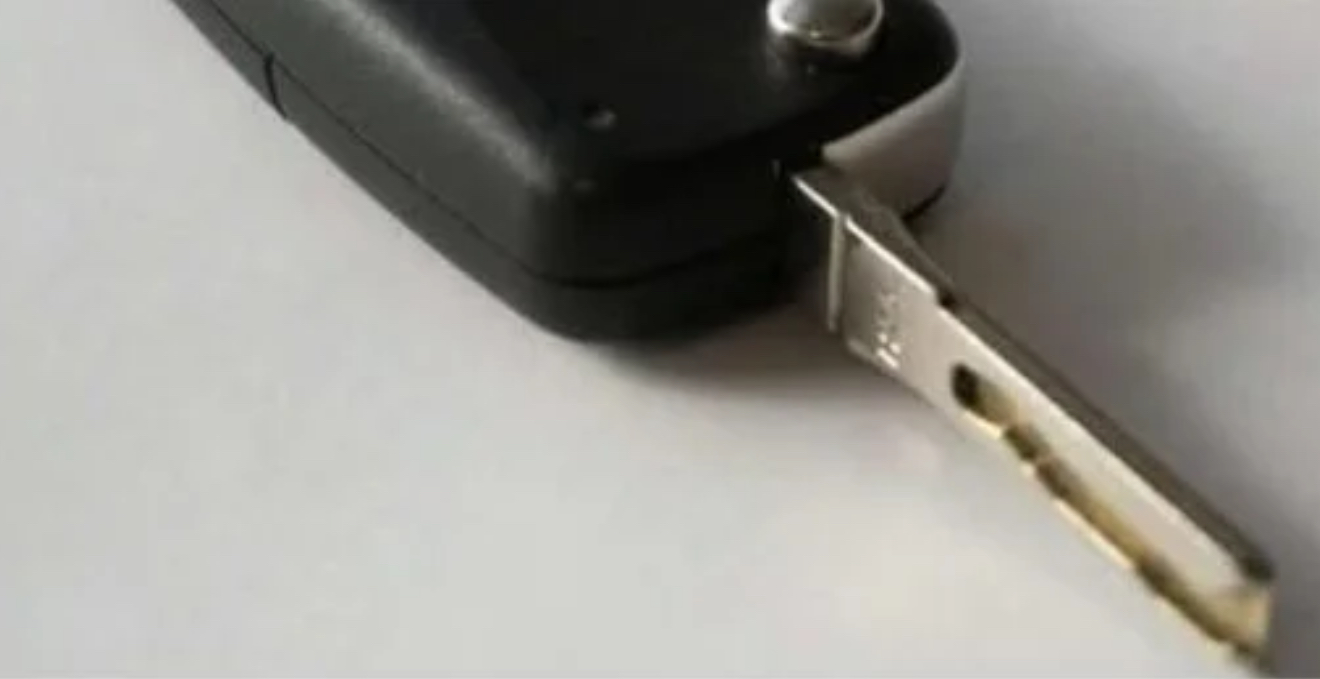 zaključani ključevi u autu šta uraditi